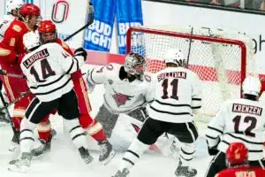 Omaha Mavericks goaltender Simon Latkoczy