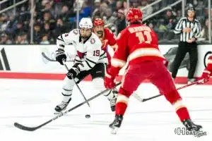 Omaha Mavericks forward Ty Mueller