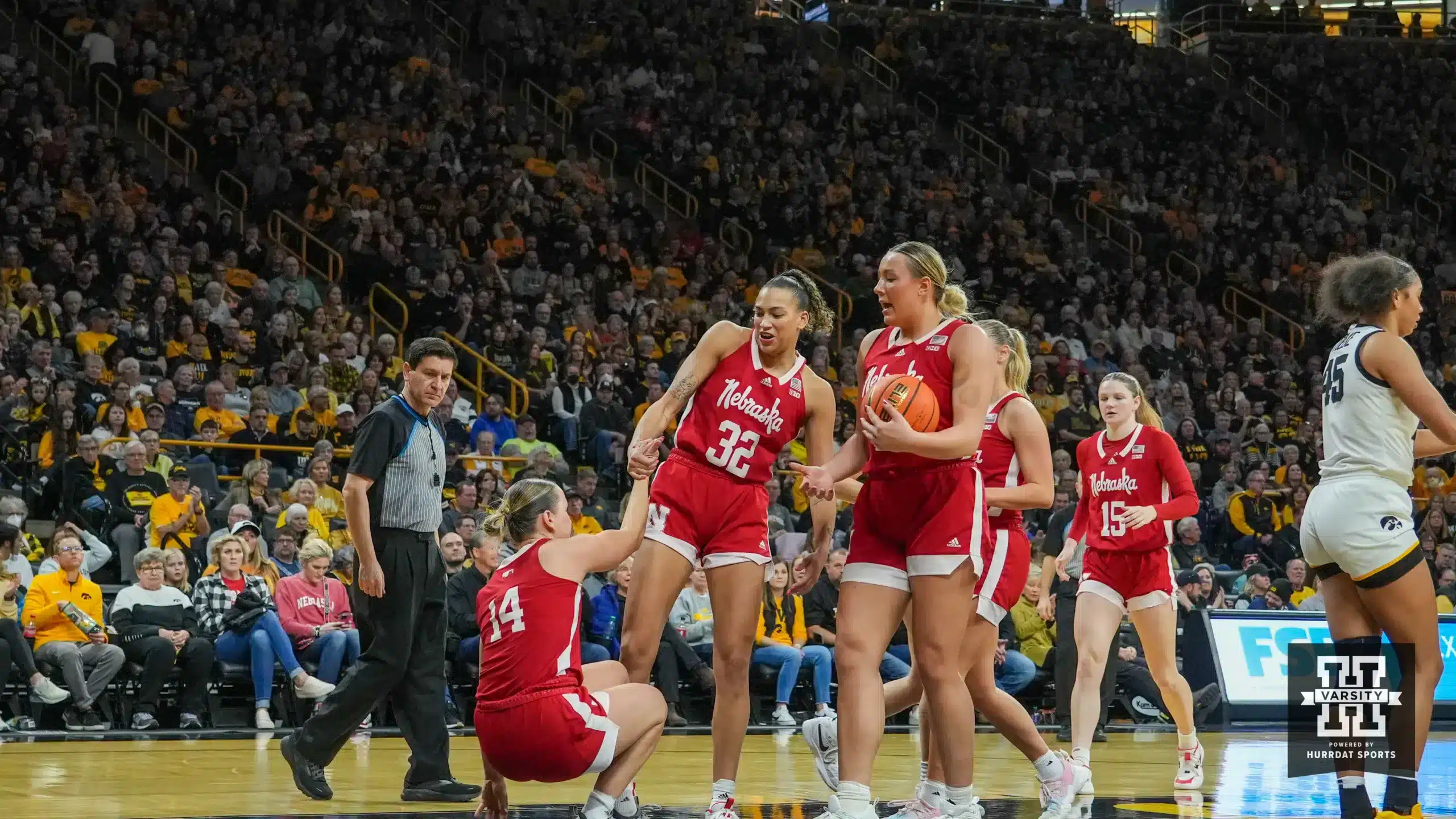 Caitlin Clark’s 28-Point Second Half Helps Iowa Blow Out Nebraska