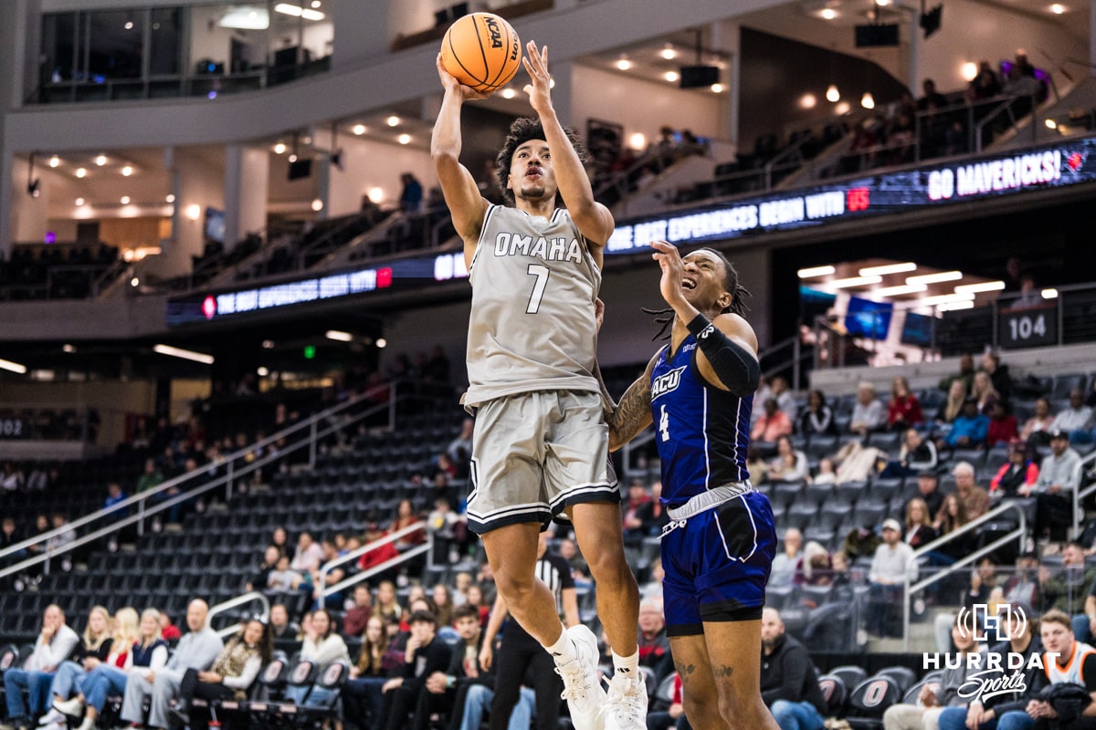 Omaha Mavericks Lance Waddles shoots a layup during a college basketball game on November 30th, 2024 in Omaha Nebraska. Photo by Brandon Tiedemann.