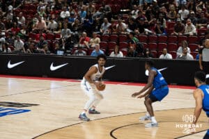 Svatý Thomas vypadá, že projde během basketbalové hry ve středu 16. července 2025 v Las Vegas. Foto Brandon Tiedemann.