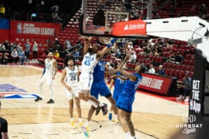 Hunter Sallis Dunks během basketbalové hry ve středu 16. července 2025 v Las Vegas. Foto Brandon Tiedemann.