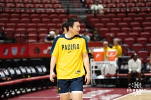 Keisei Tominaga se usmívá před basketbalovou hrou ve středu 17. července 2025 v Las Vegas. Foto Brandon Tiedemann.