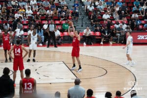 Jack McVeigh střílí volný hod během basketbalové hry ve středu 17. července 2025 v Las Vegas. Foto Brandon Tiedemann.