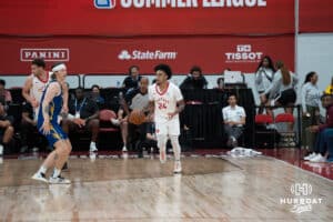 Chucky Hepburn tlačí míč během basketbalové hry ve středu 17. července 2025 v Las Vegas. Foto Brandon Tiedemann.