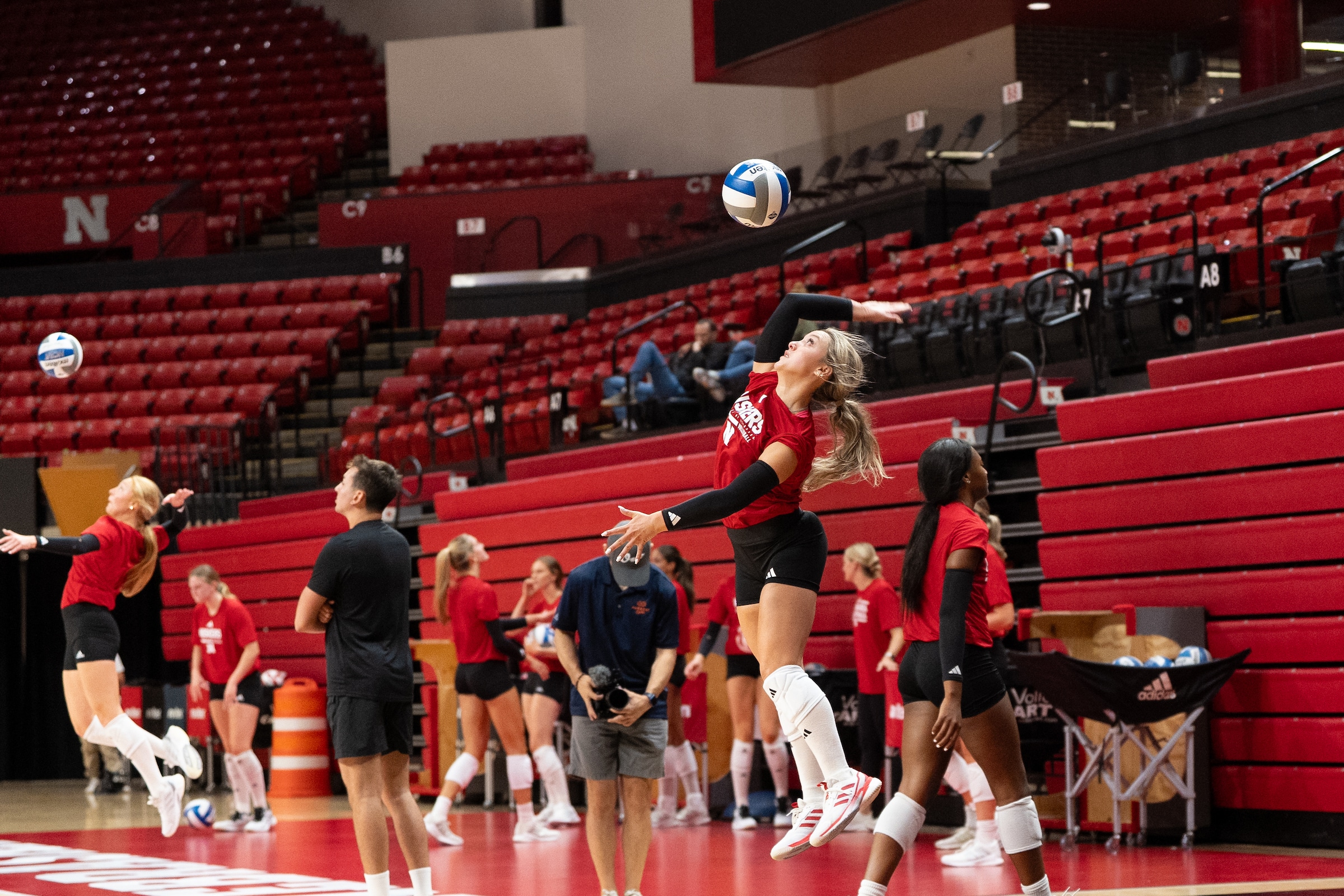 Larger Roster Leads to More Competition for No. 1 Nebraska Volleyball