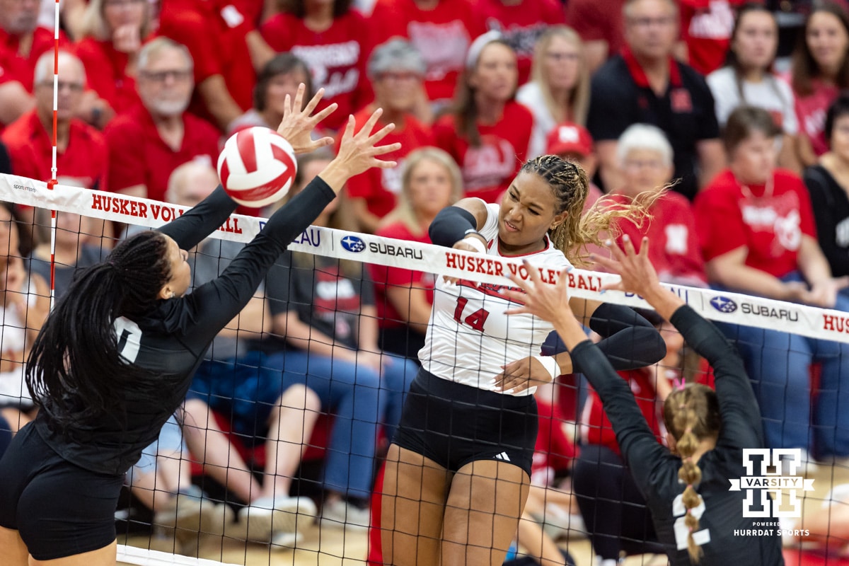 Ogbechie, Adriano Shine in Devaney Center Opener as No. 1 Nebraska Volleyball Sweeps Wright State